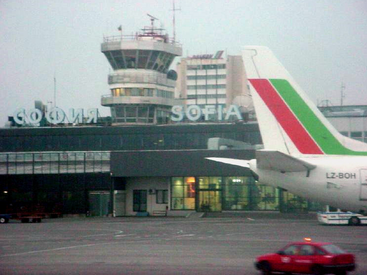 File:AeropuertoDeSofia2005.jpg