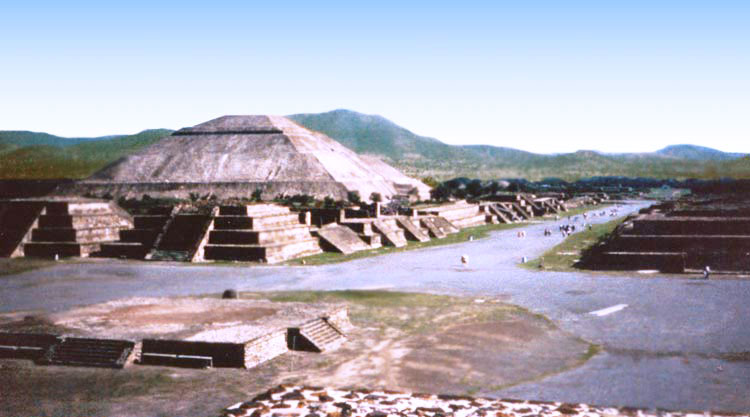 File:Avenue of the dead teotihuacan mexico.jpg