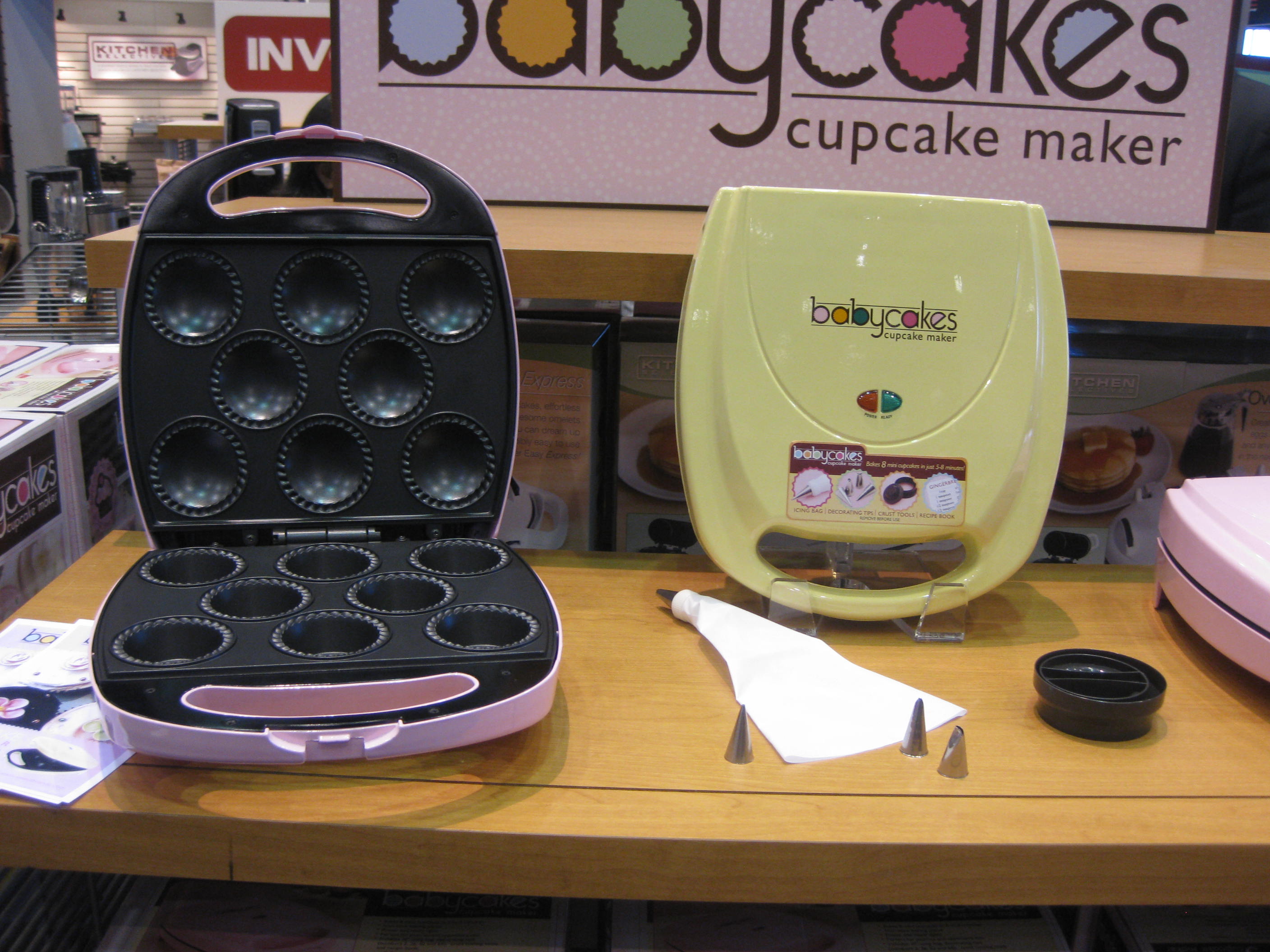 Babycakes Full Size Cupcake Maker