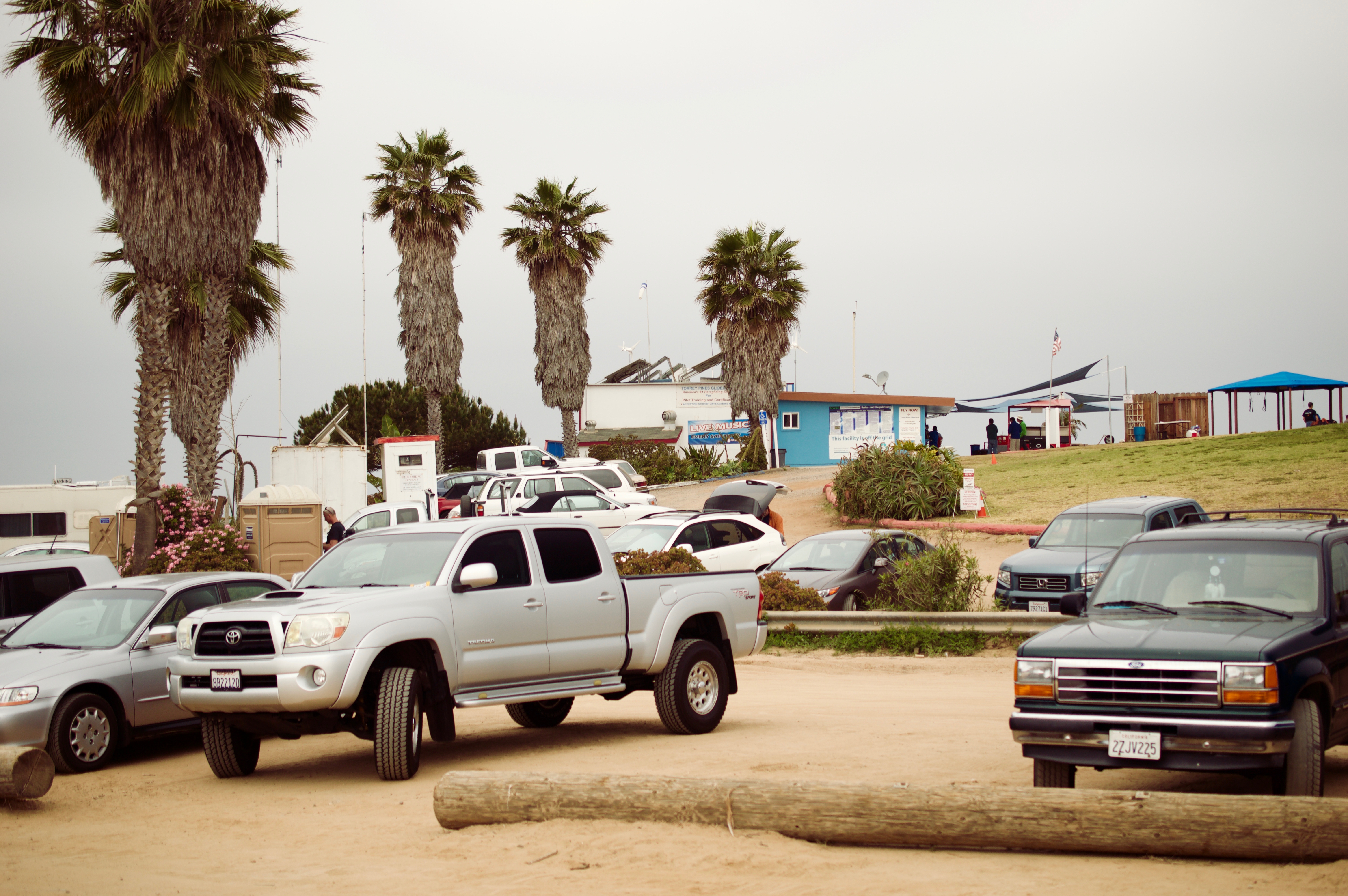 9 калифорния. Лас Вегас пляж. Сорок девятые Калифорния. La Beach Truck.