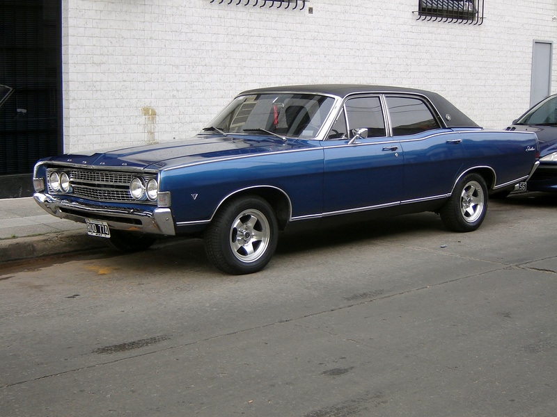 File:Blue Argentine Ford Fairlane.jpg