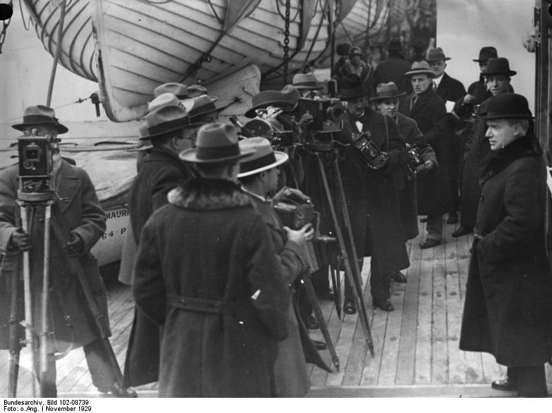 File:Bundesarchiv Bild 102-08739, John D. Rockefeller auf dem Weg nach London.jpg