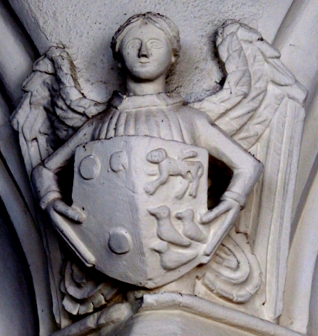 File:CourtenayAngel DoubleImpalement CheritonFitzpaineChurch Devon.PNG