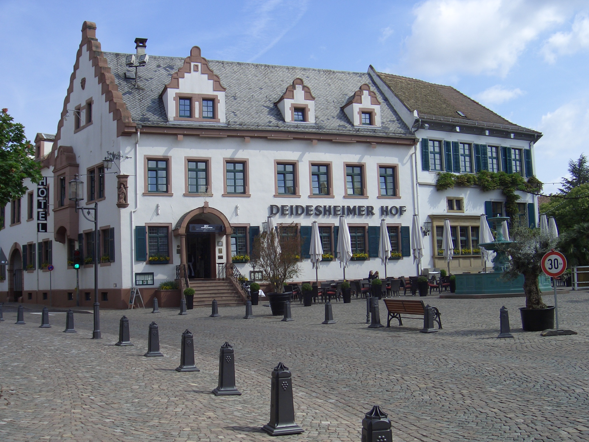 Hof немецкий. Дайдесхайм. Deidesheim Museum of Wine Germany. Hof. Deidesheimer лого.