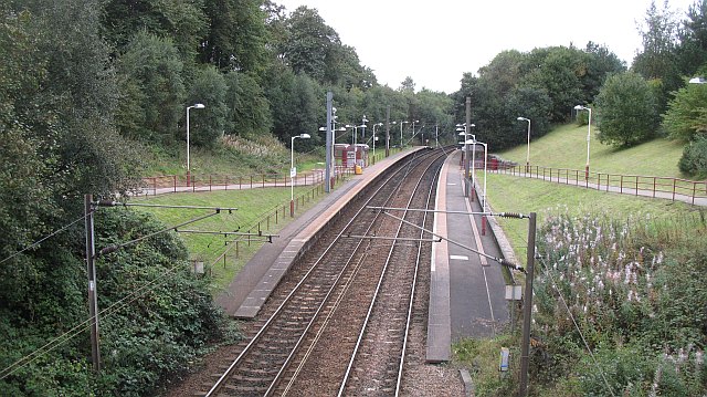 Dumbreck railway station