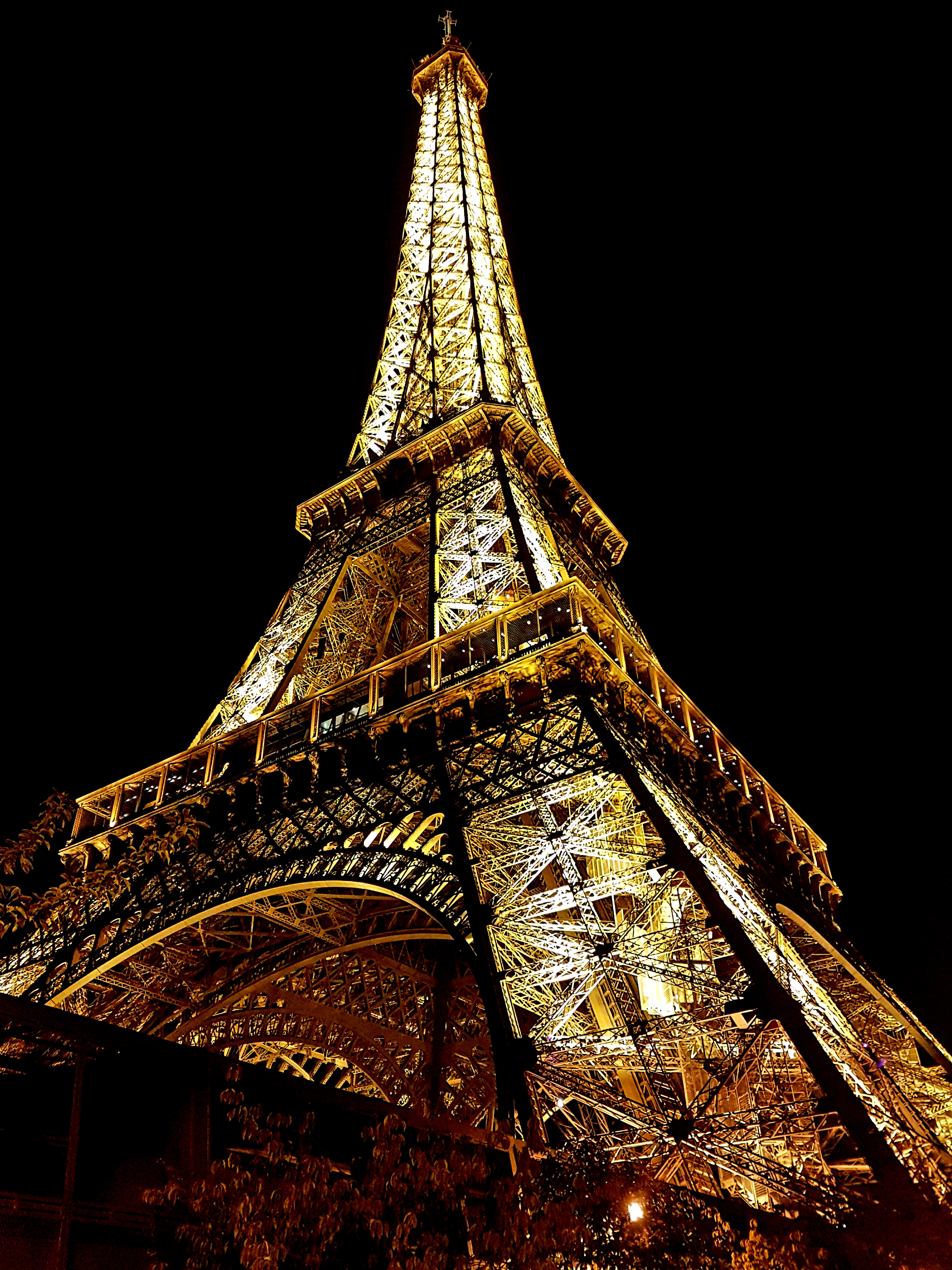 eiffel tower at night with lights