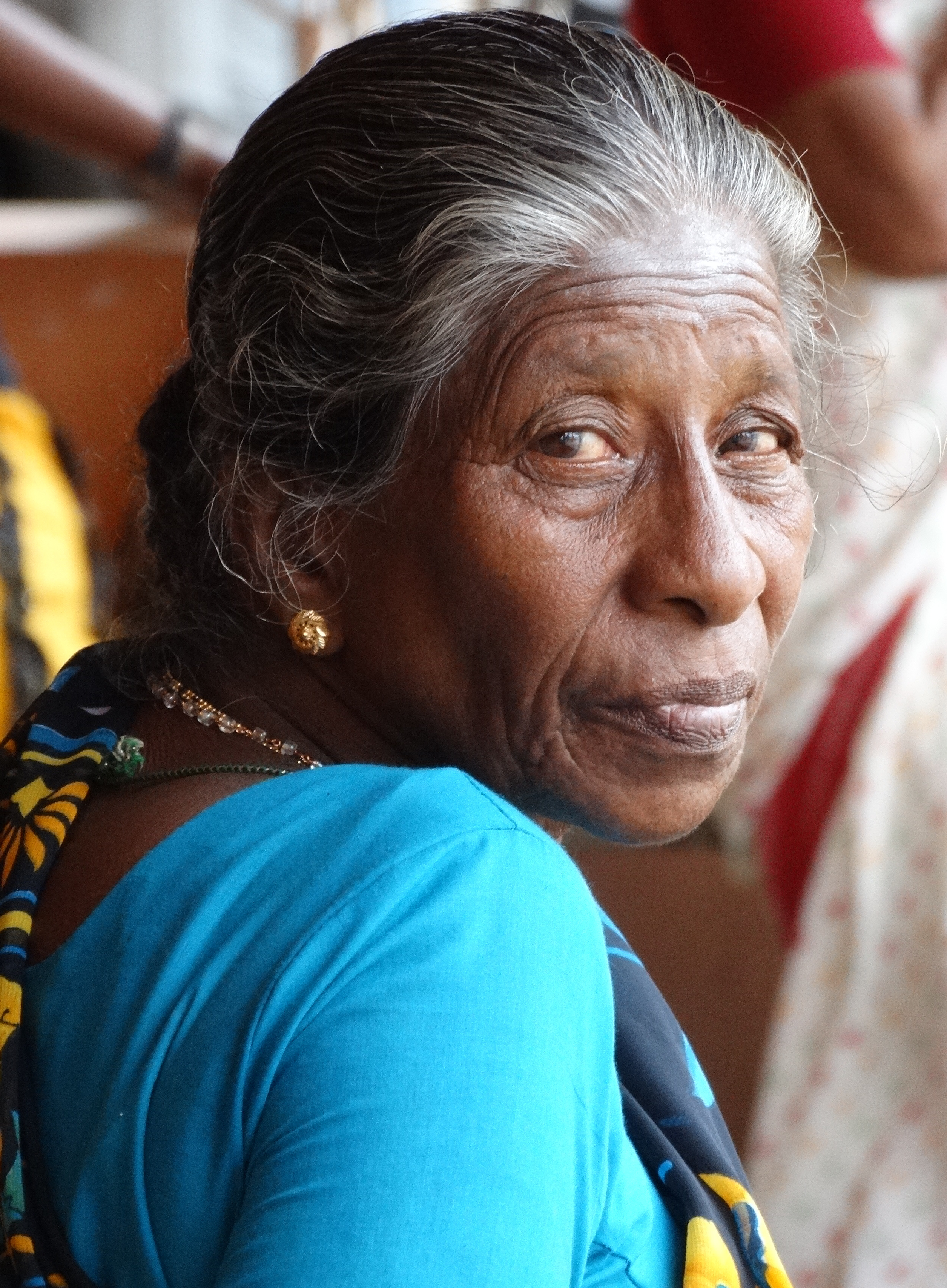 File:Elderly Woman, Valvettithurai.jpg - Wikimedia Commons