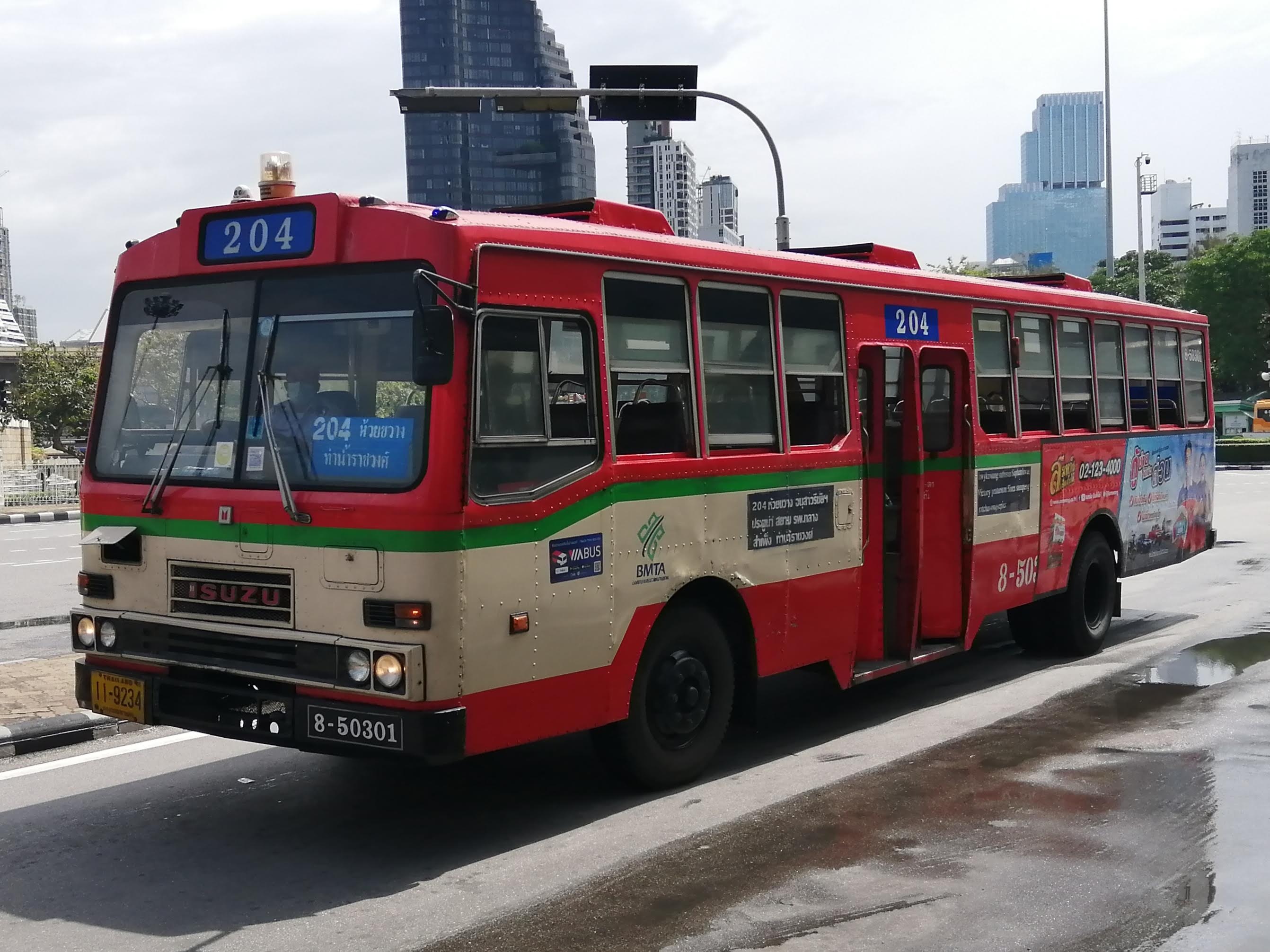 Где 204 автобус. Автобусы Бангкока. Общественный транспорт Бангкока. Автобус общественный в Бангкоке. Автобусы в Тайланде.