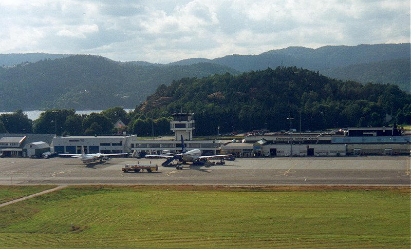 File:Kristiansand Airport Kjevik terminal.jpg