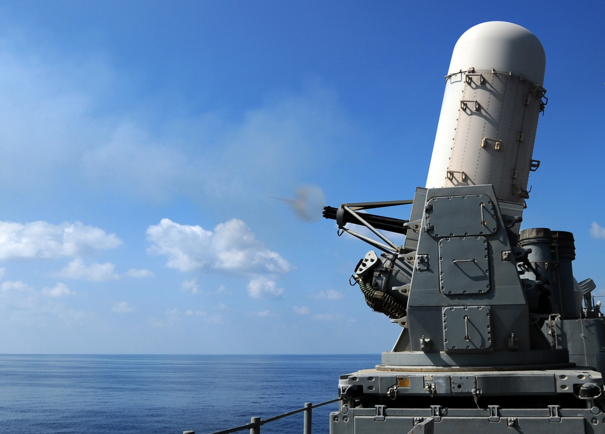 Phalanx_CIWS_test_fire_-_081107-N-5416W-003.jpg