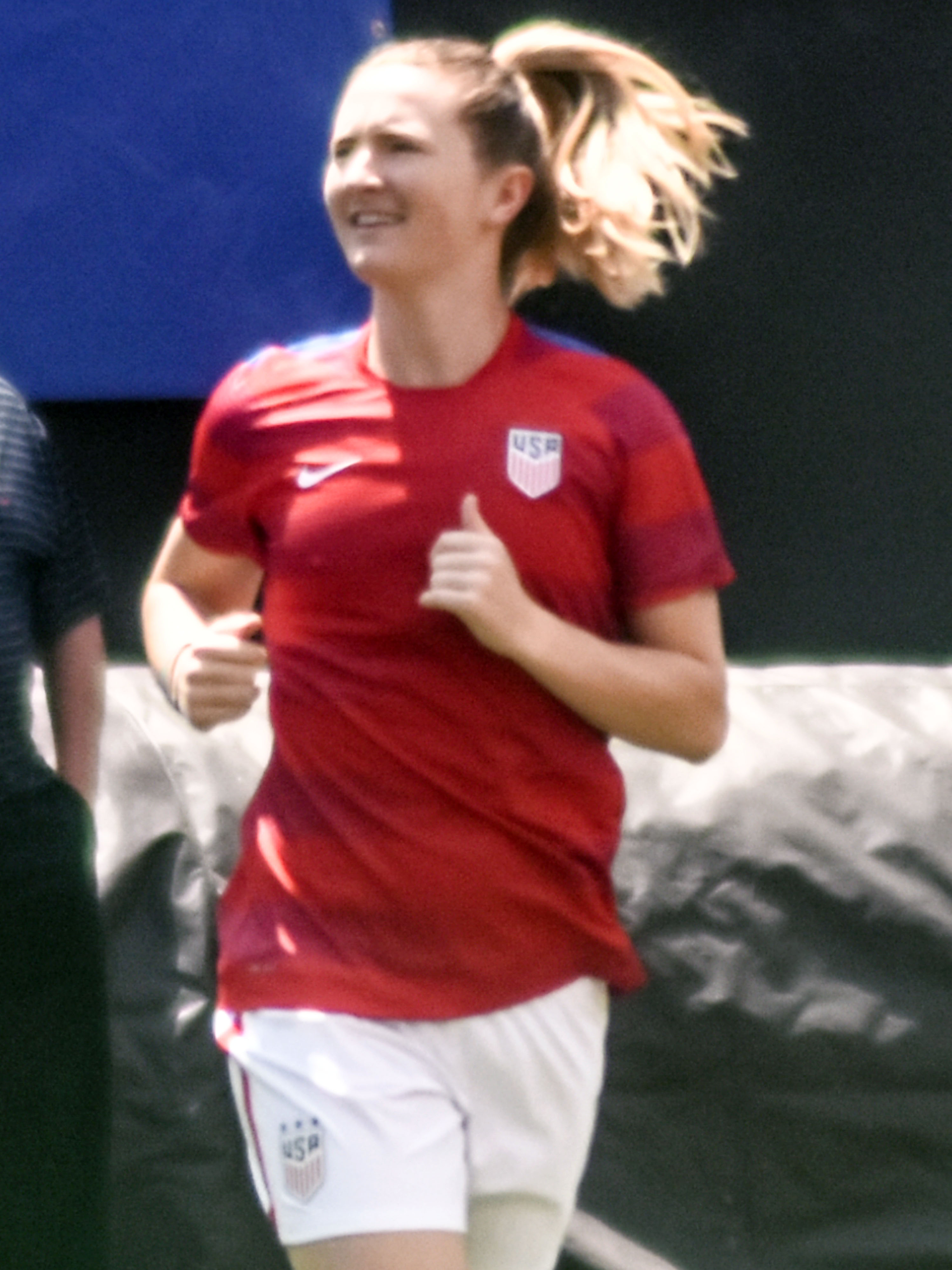 Sam Mewis - Wikipedia