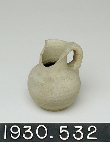 File:Single-Handled Vase - YDEA - 4461.jpg