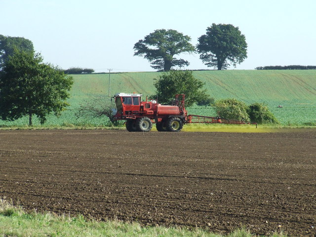 File:Spraying colour - geograph.org.uk - 1000662.jpg