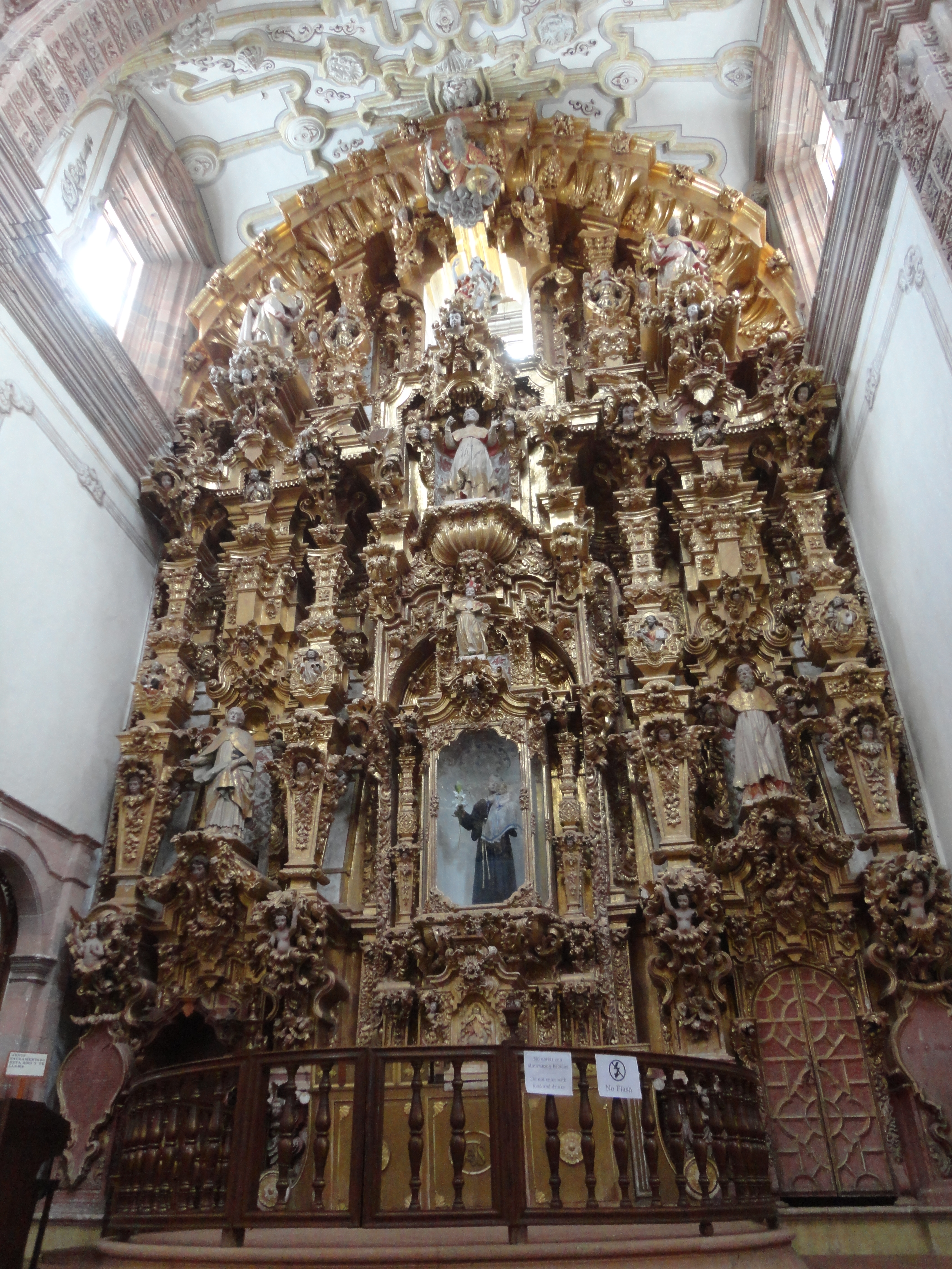 File:Templo de San Cayetano (Valenciana), Guanajuato Capital, Guanajuato -  Retablo  - Wikimedia Commons