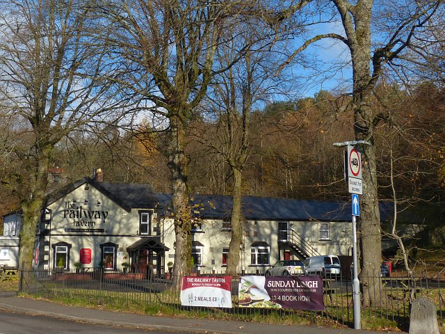 Small picture of The Railway Tavern courtesy of Wikimedia Commons contributors