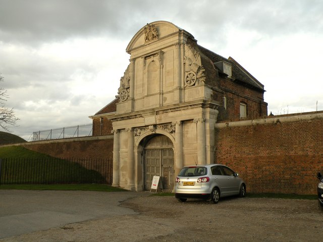 File:The Water Gate at Tilbury Fort - geograph.org.uk - 1555916.jpg