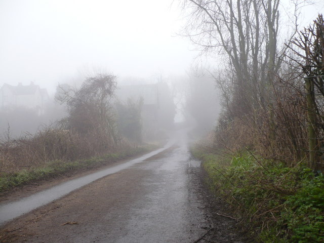 File:Vicarage Lane in the fog at the side of Queen Court Farm - geograph.org.uk - 687264.jpg