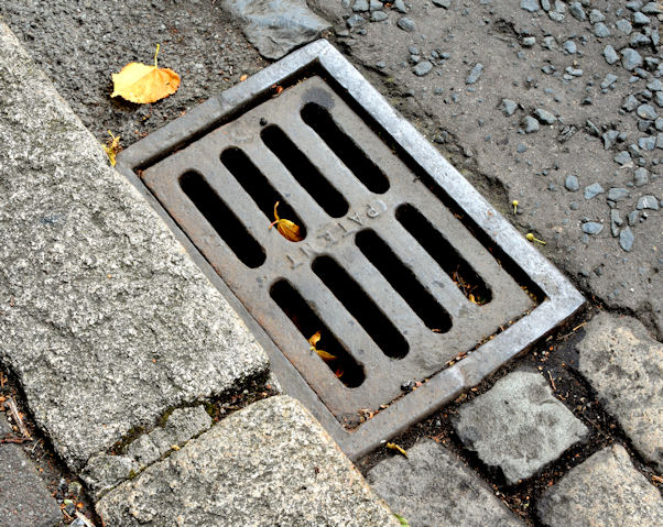 File:"Patent" grating cover, Belfast (August 2014) - geograph.org.uk - 4140659.jpg