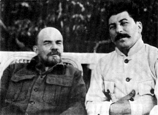 File:19220901-lenin stalin at gorki.jpg