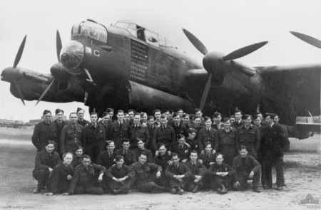 File:460 Sqn RAAF ground crew G-George 1944.jpg