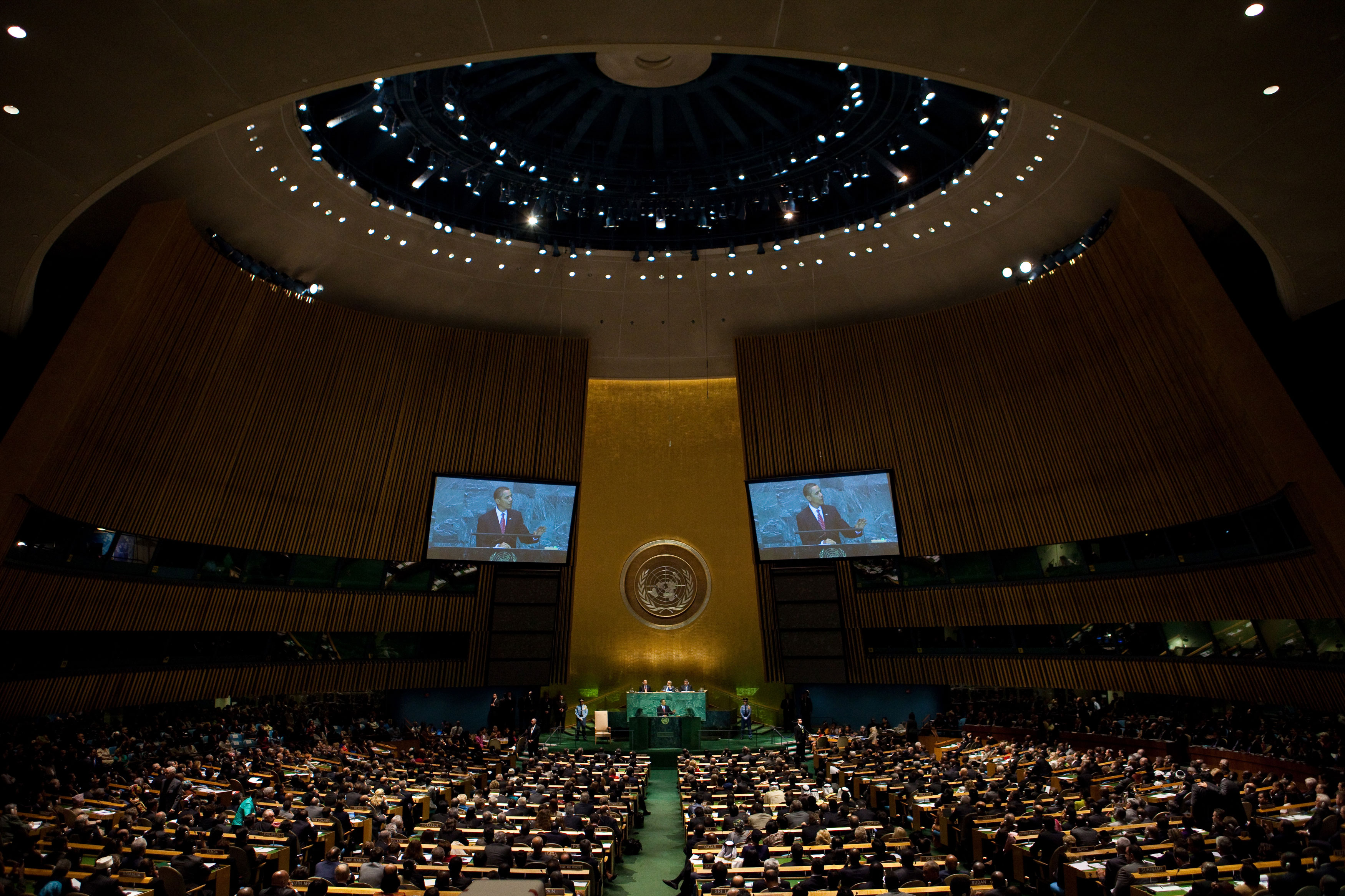 File:Barack Obama addresses the United Nations General Assembly.jpg - Wikimedia Commons