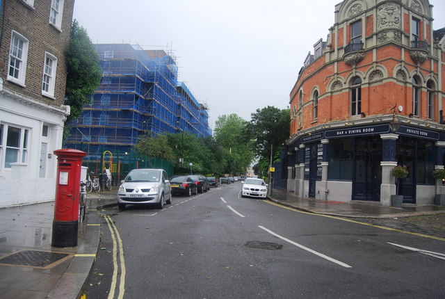 File:Becklow Rd - geograph.org.uk - 4121160.jpg