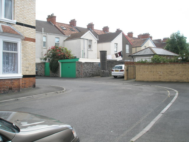 File:Bend in King Edward Street - geograph.org.uk - 941539.jpg