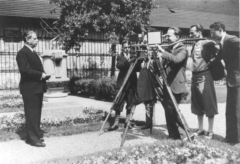 File:Bundesarchiv Bild 183-H0927-506, Berlin, Max Reinhardt.jpg