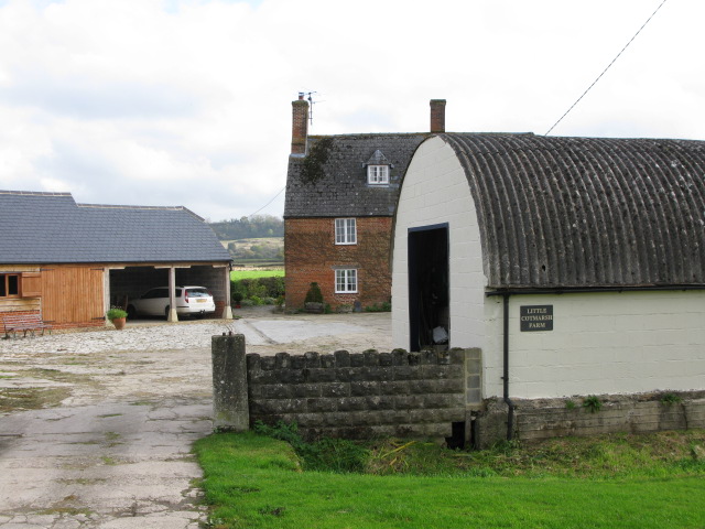 File:Entrance to Little Cotmarsh Farm - geograph.org.uk - 1566446.jpg