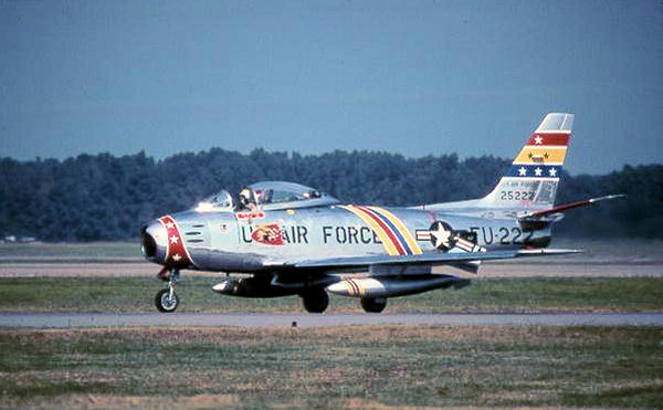 File:F-86f-52-5222-wc-72fbs-21fbs-chamb-1955.jpg