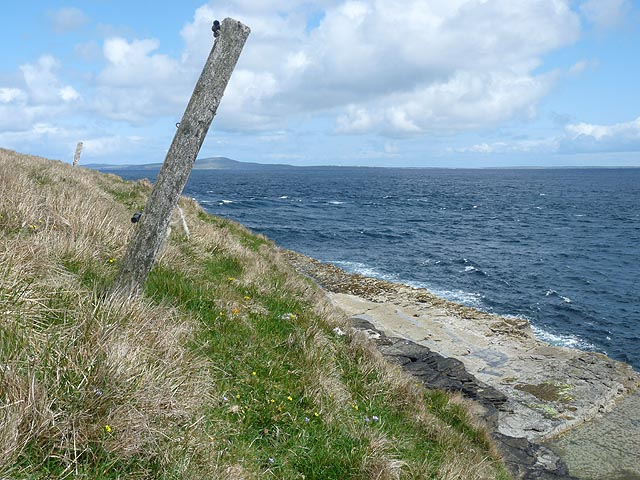 File:Fence line, Rousay, Orkney - geograph.org.uk - 2981259.jpg