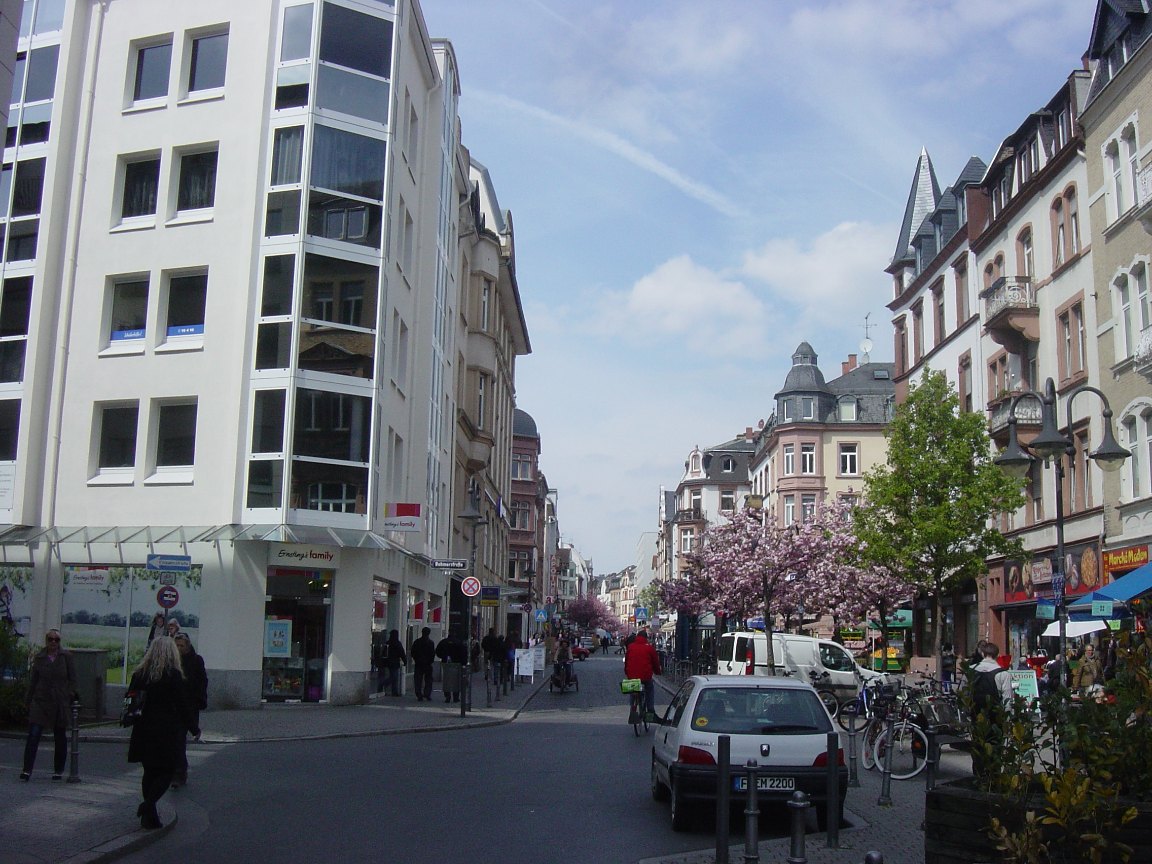Frankfurt-Bockenheim Leipziger Straße 036.JPG. w:en:public domain. 
