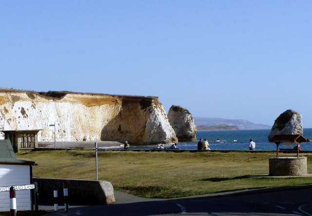 File:Freshwater Bay - geograph.org.uk - 14937.jpg