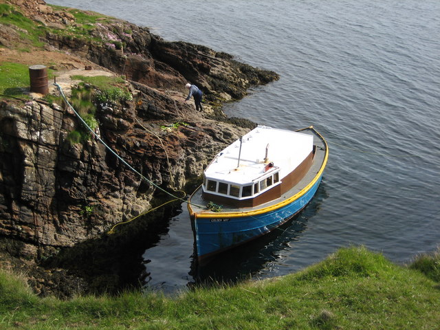 File:Going ashore, Djubi Geo, Faray - geograph.org.uk - 1239247.jpg