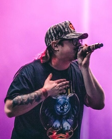 File:Hardy at a concert in 2019.jpg