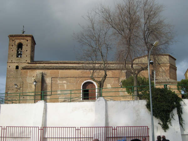 File:Iglesia S.Pedro.JPG