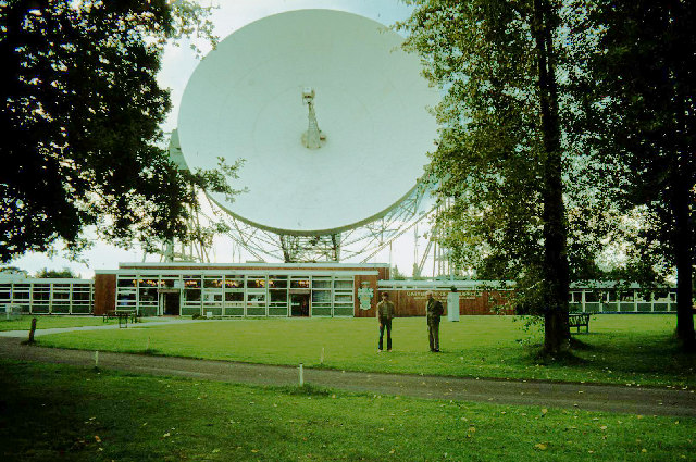 File:Jodrell Bank Radiotelescope dish. - geograph.org.uk - 67057.jpg