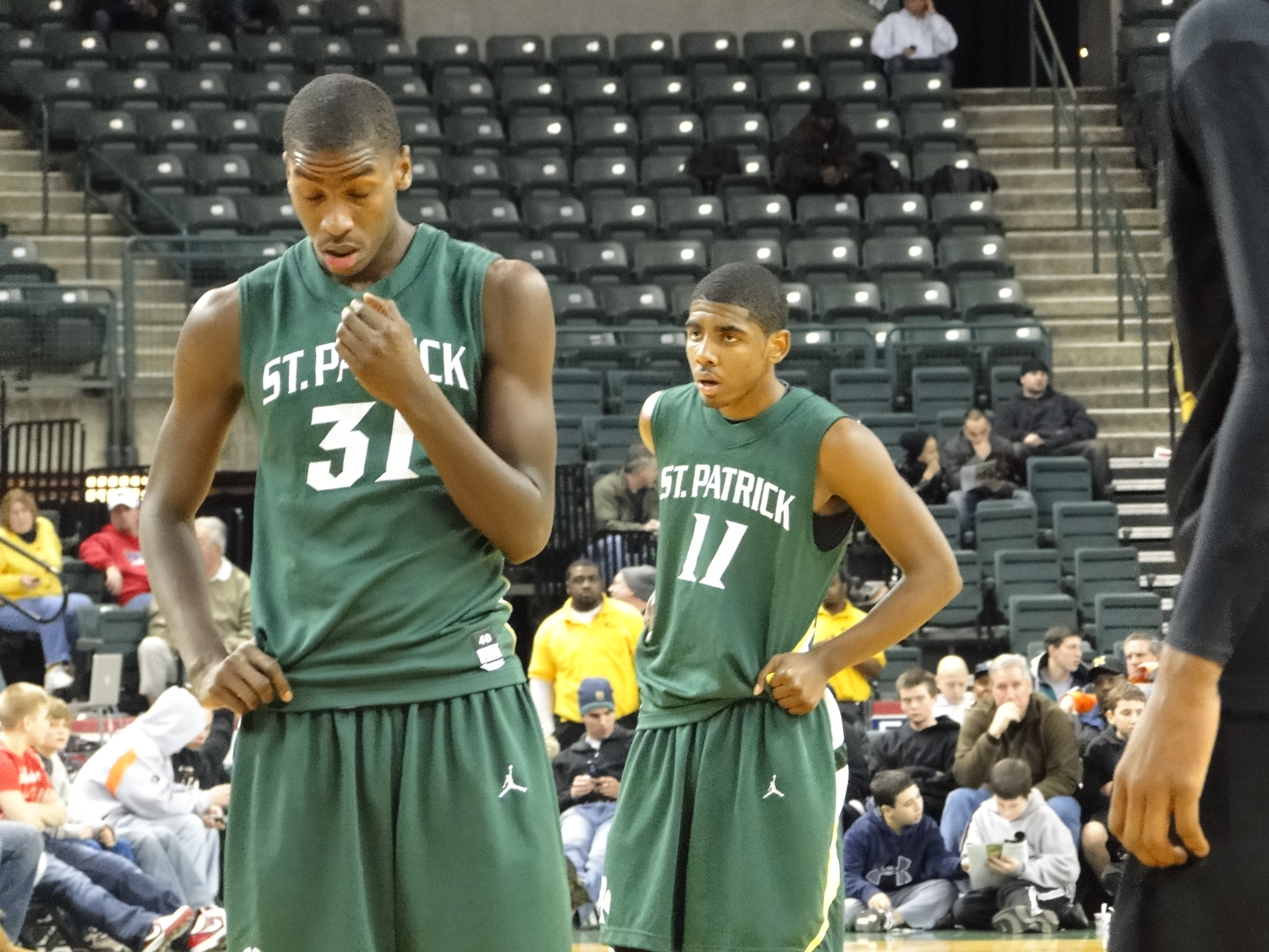 File:Michael Kidd-Gilchrist and Kyrie Irving.jpg - Wikipedia
