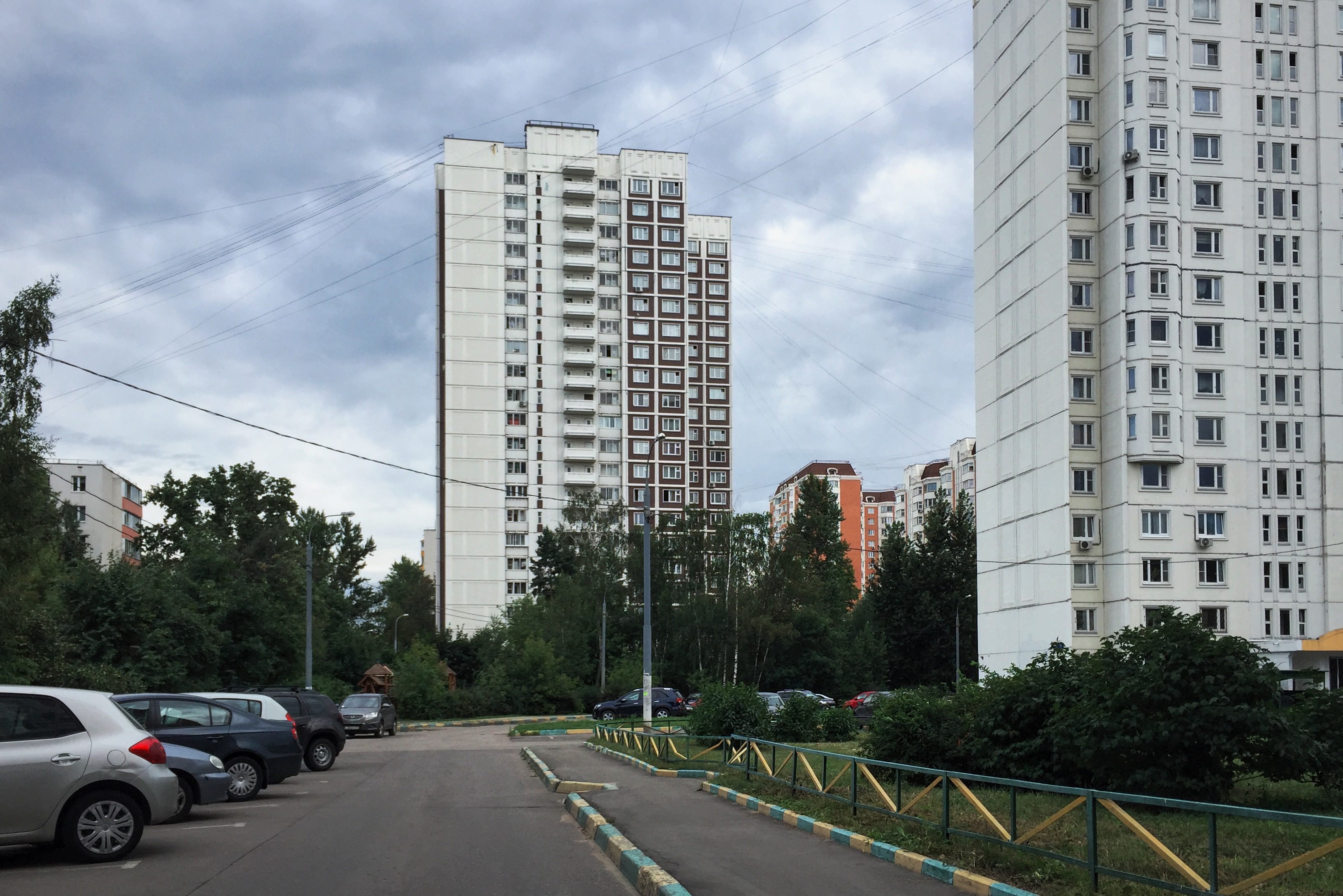 File:Moscow, inside the Klinskaya Street - Dybenko Street block  (31244039970).jpg - Wikimedia Commons