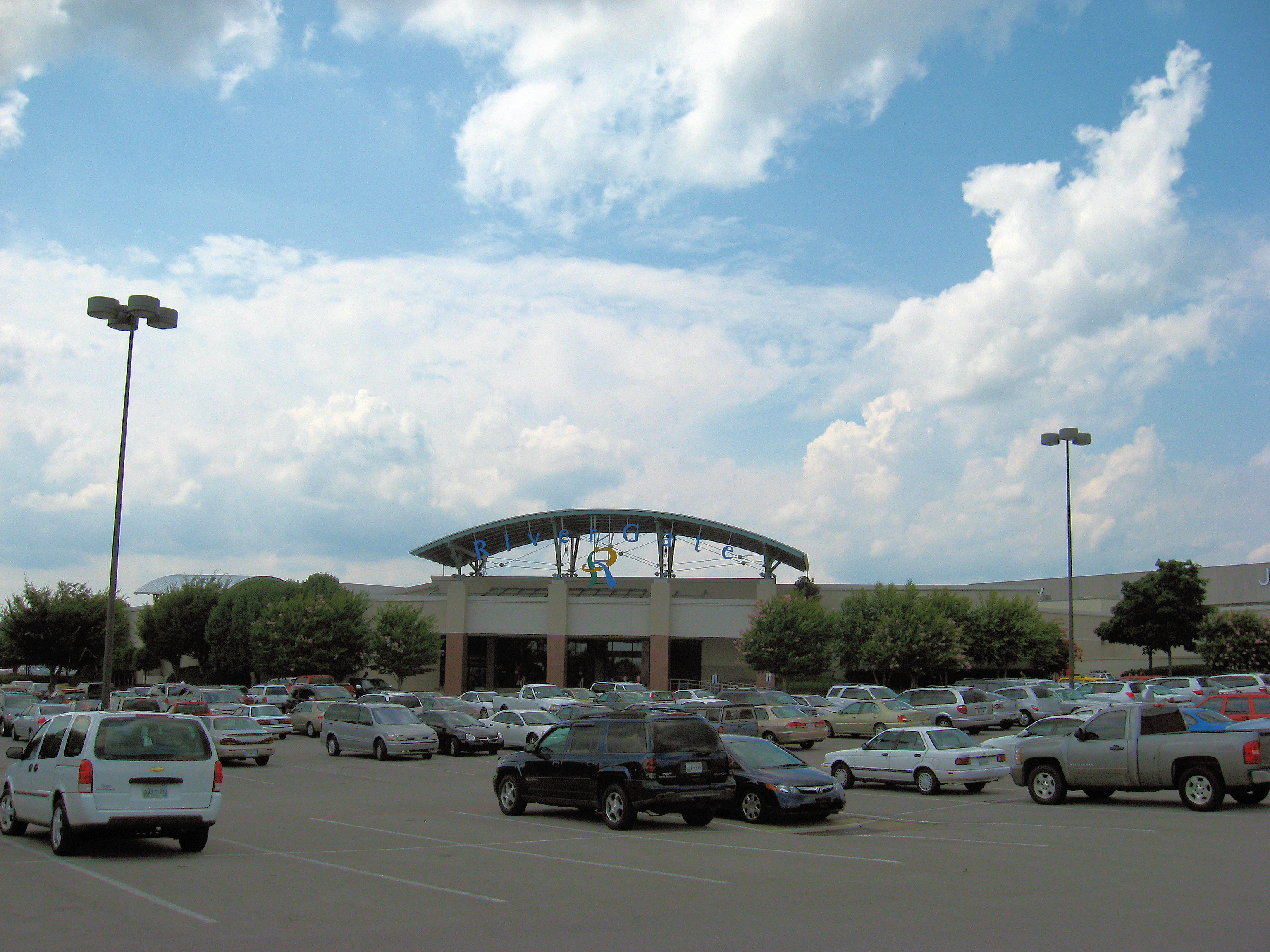 Goodlettsville TN: RIVERGATE MALL - Retail Space For Lease