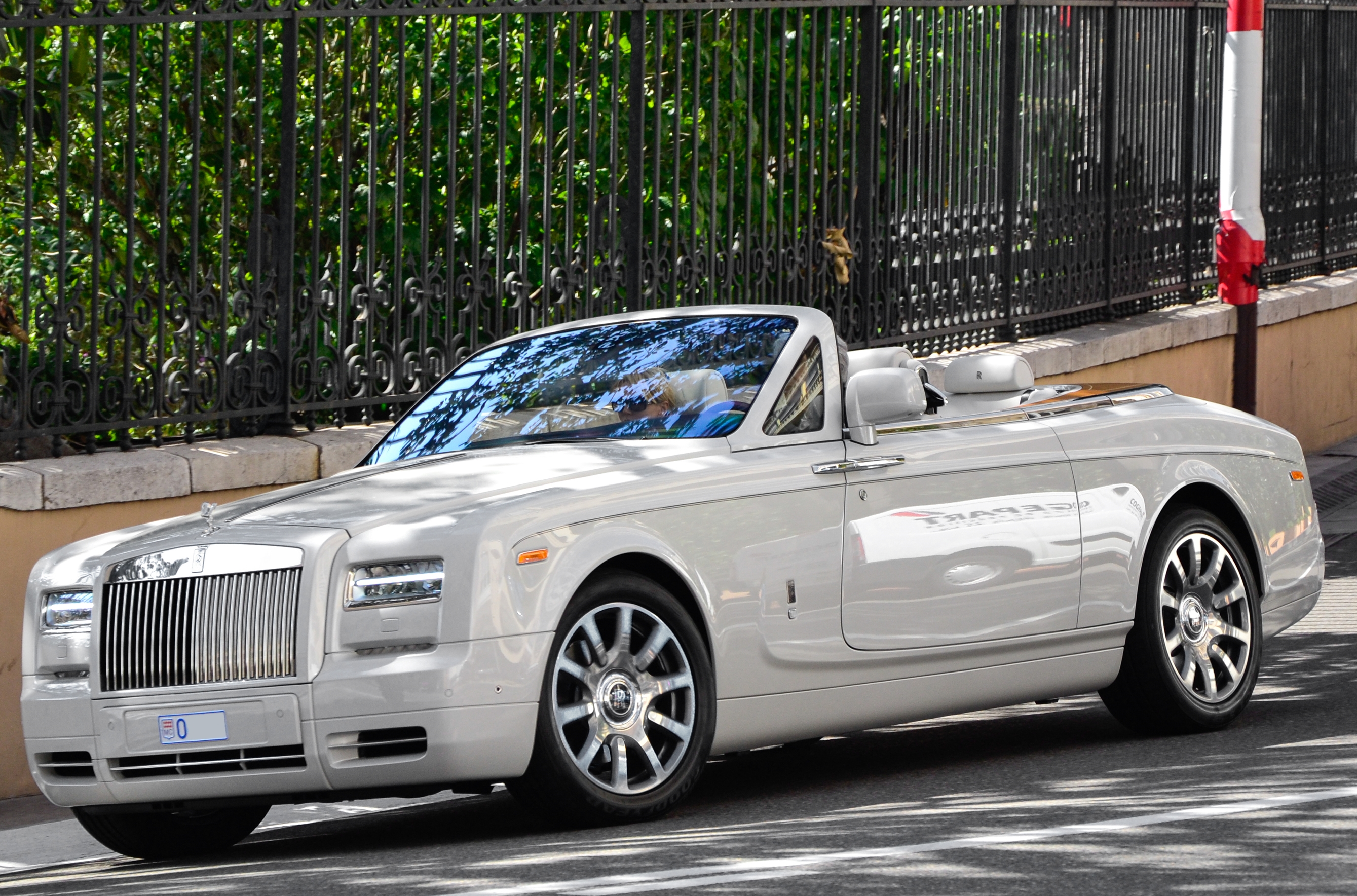 Rolls-Royce Phantom Drophead 