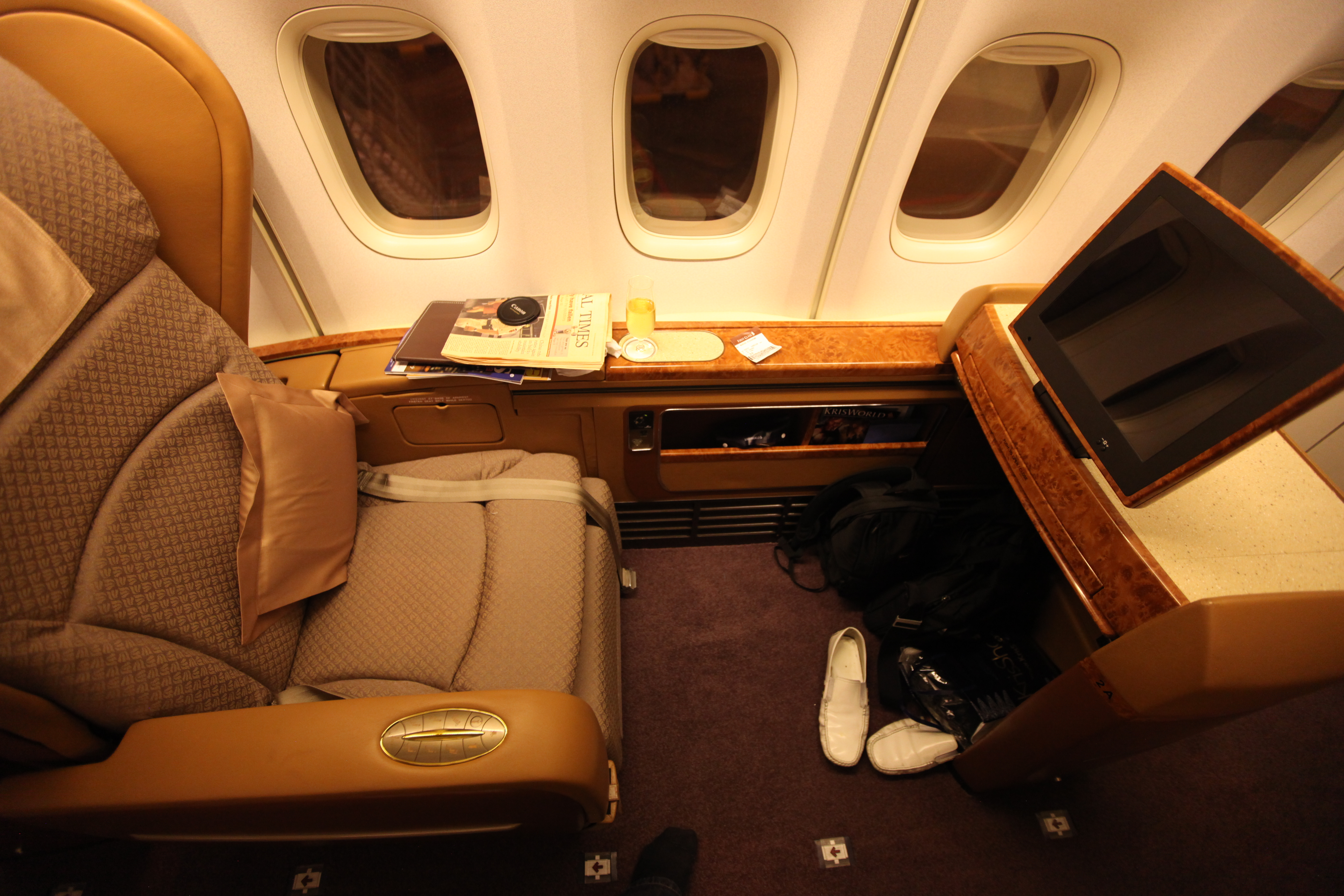 SQ First Class 747 seat