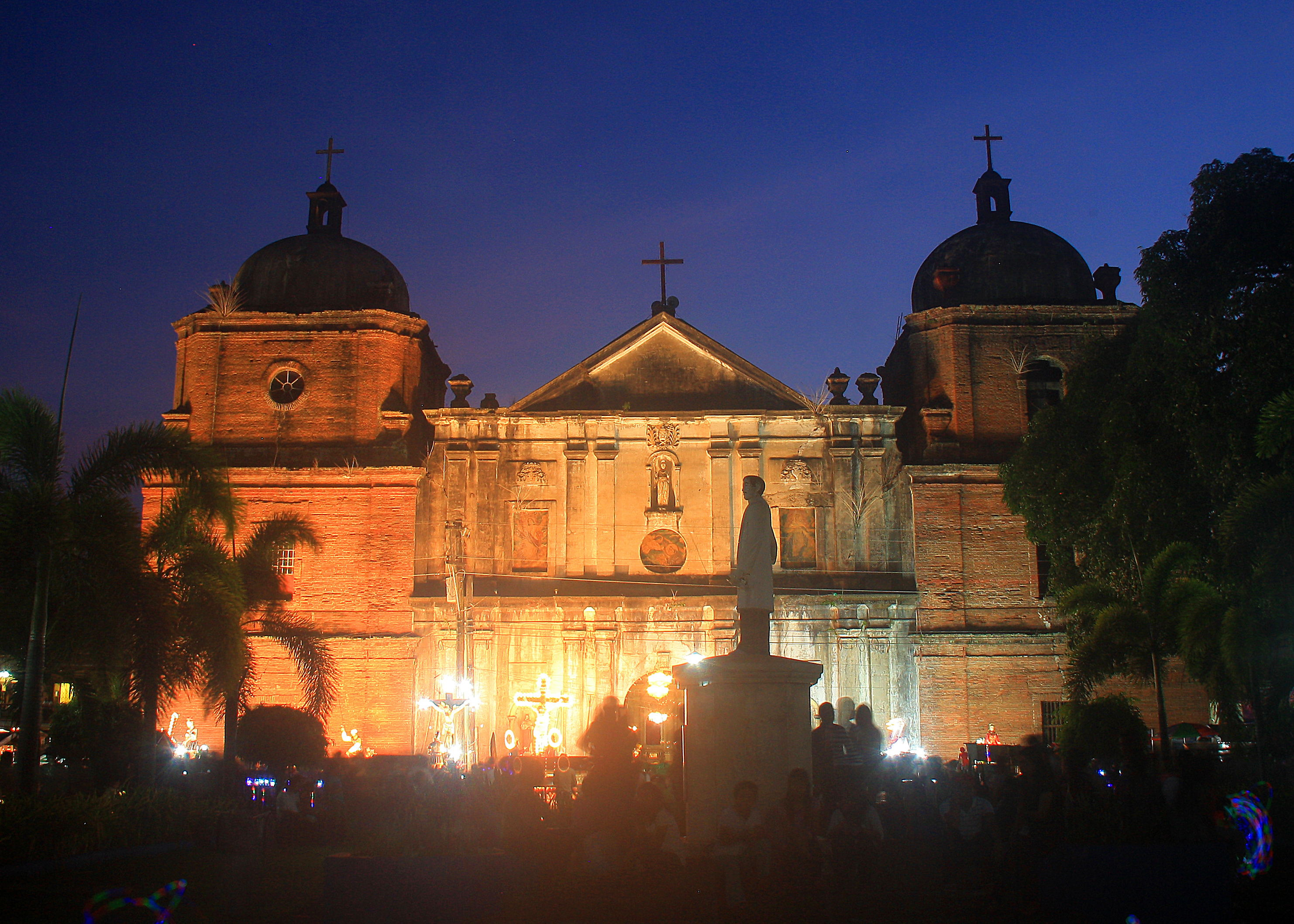 File:san Nicolas De Tolentino Church By Night, Cabatuan, Iloilo.jpg - Wikimedia Commons