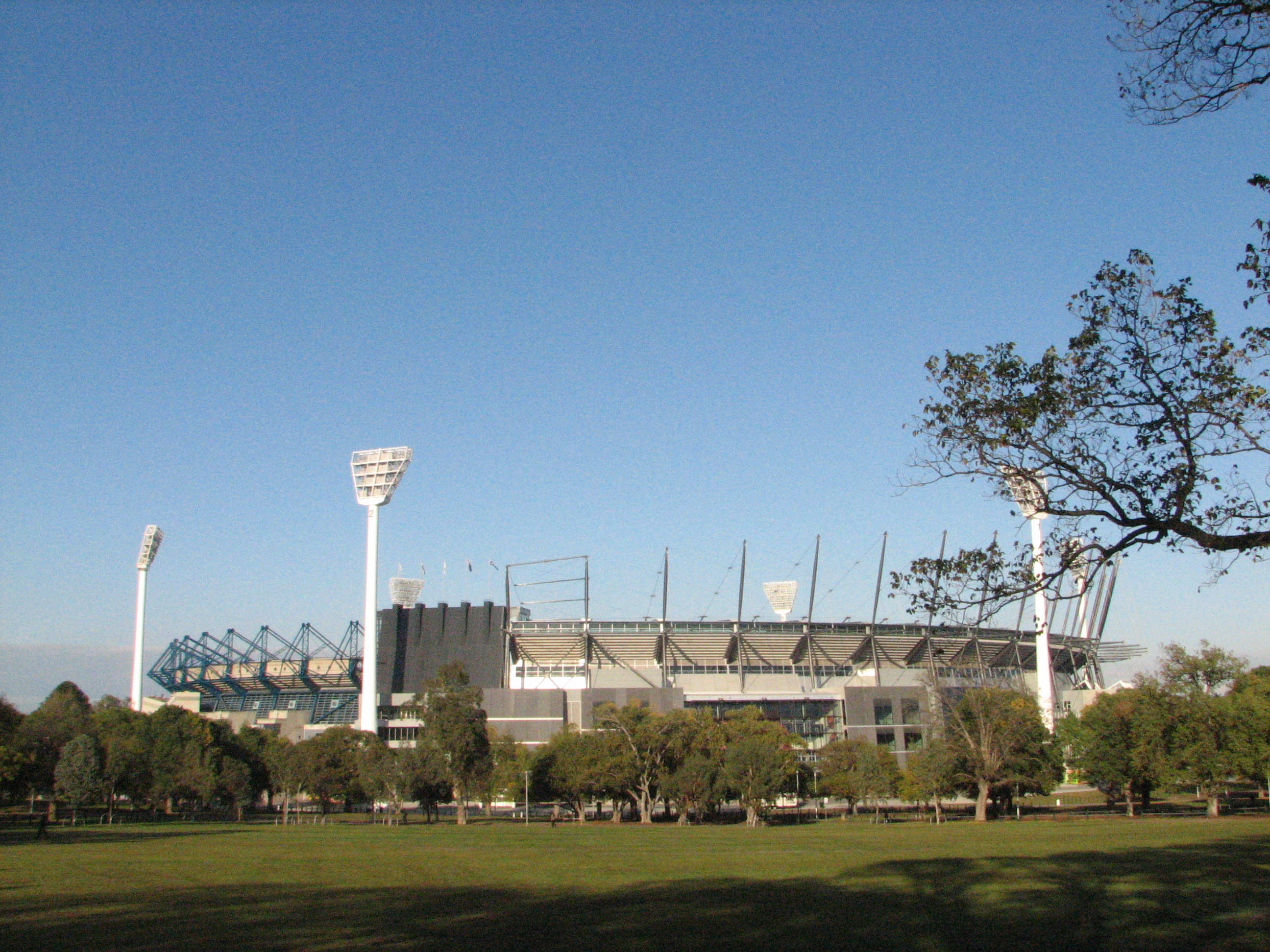 Sideview of the Melbourne Cricket Ground.jpg