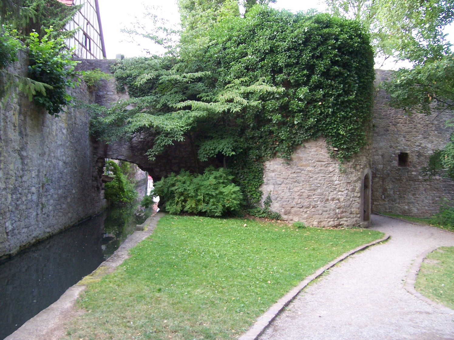 Remains of the town-wall with Hungerturm (tower) at the Mühlkanal (channel) in Tauberbischofsheim