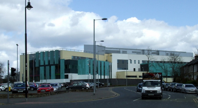 File:The Victoria Infirmary (geograph 3438147).jpg