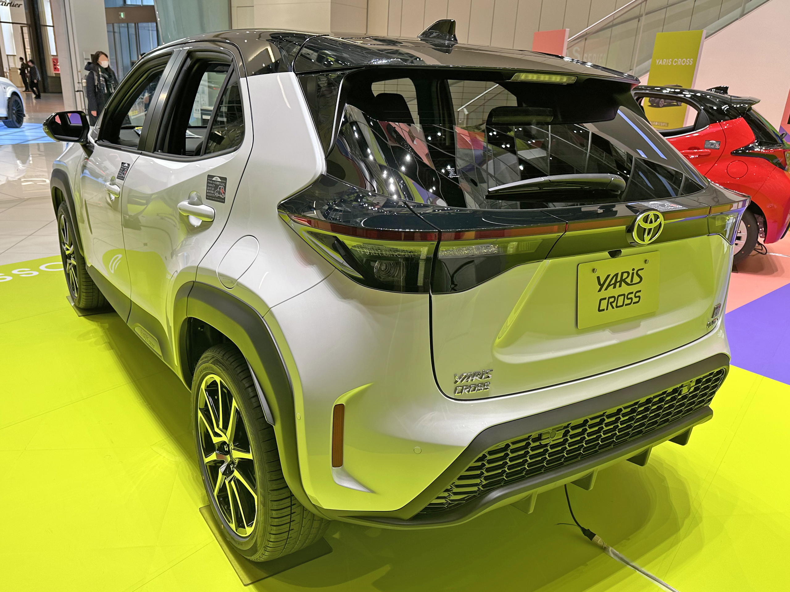 ファイル:The rearview of Toyota YARIS CROSS HYBRID GR SPORT (6AA