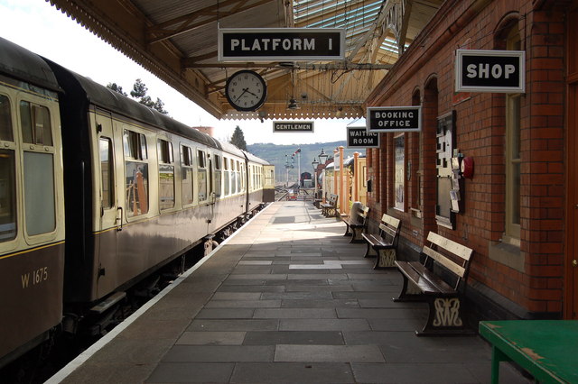 File:Toddington railway station 1.jpg