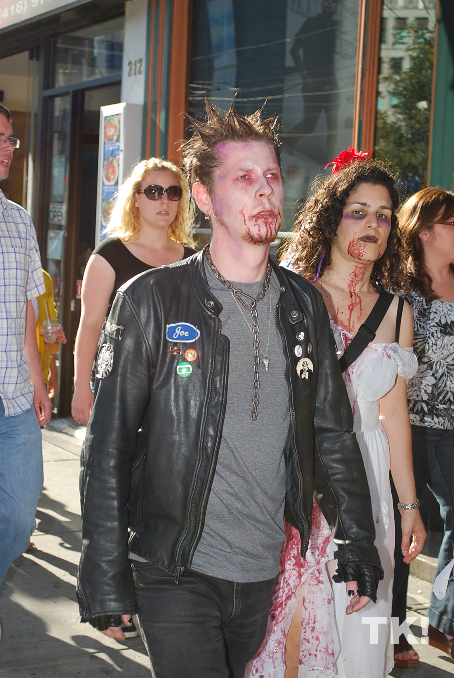 File:Zombies Wiki.jpg - Wikimedia Commons