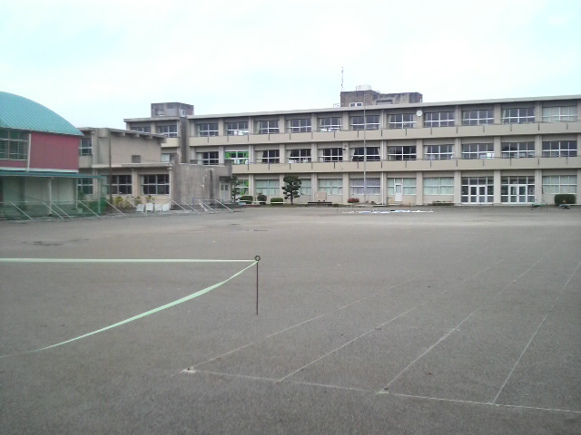 File:伊勢市立豊浜西小学校.JPG